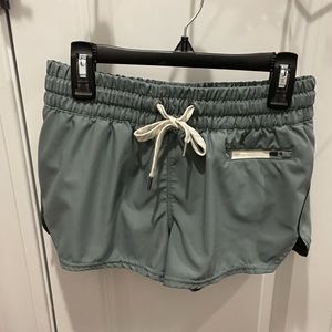 Vuori XS shorts with cute pocket and liner inside